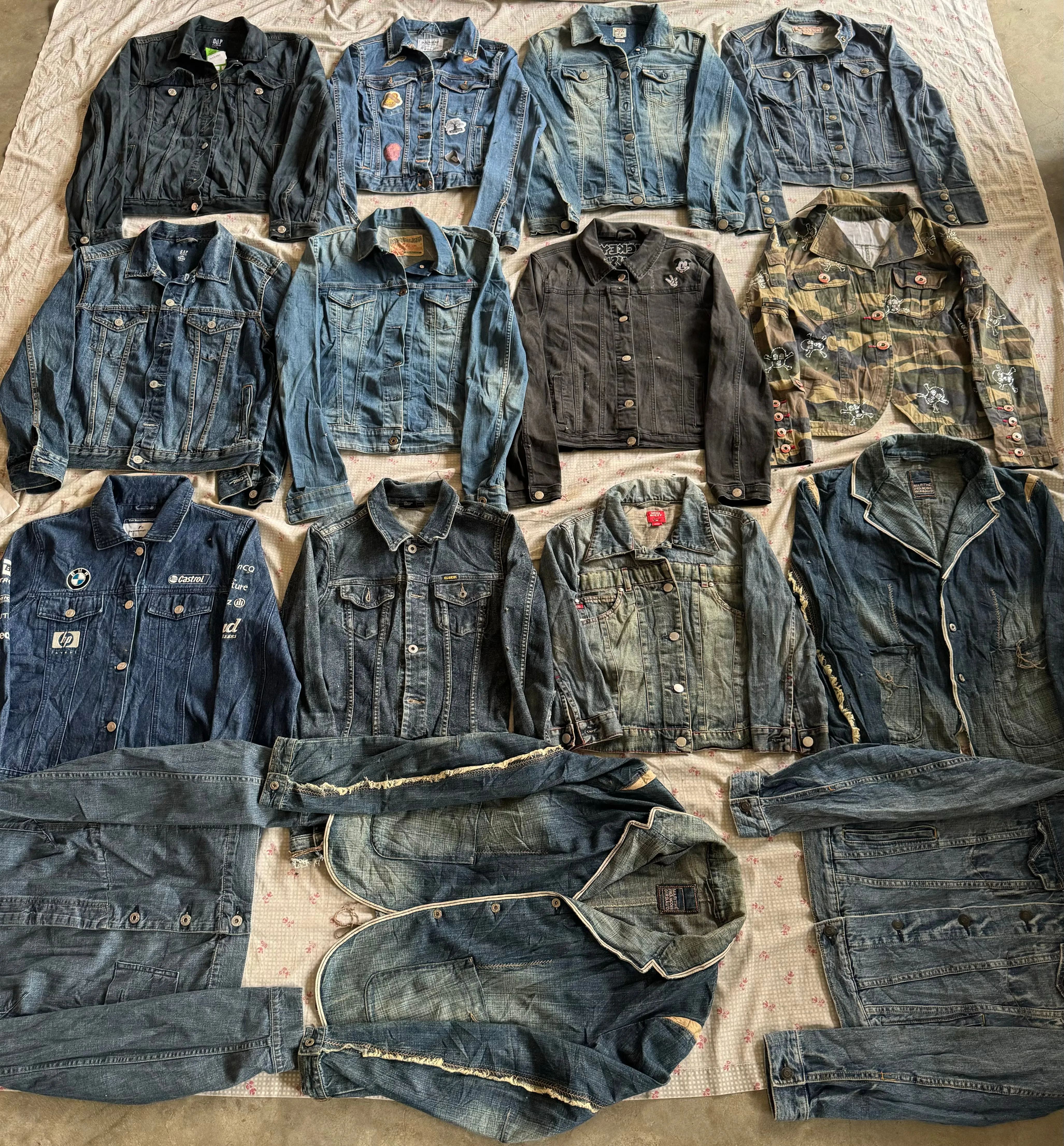 Denim branded jackets 20 pieces