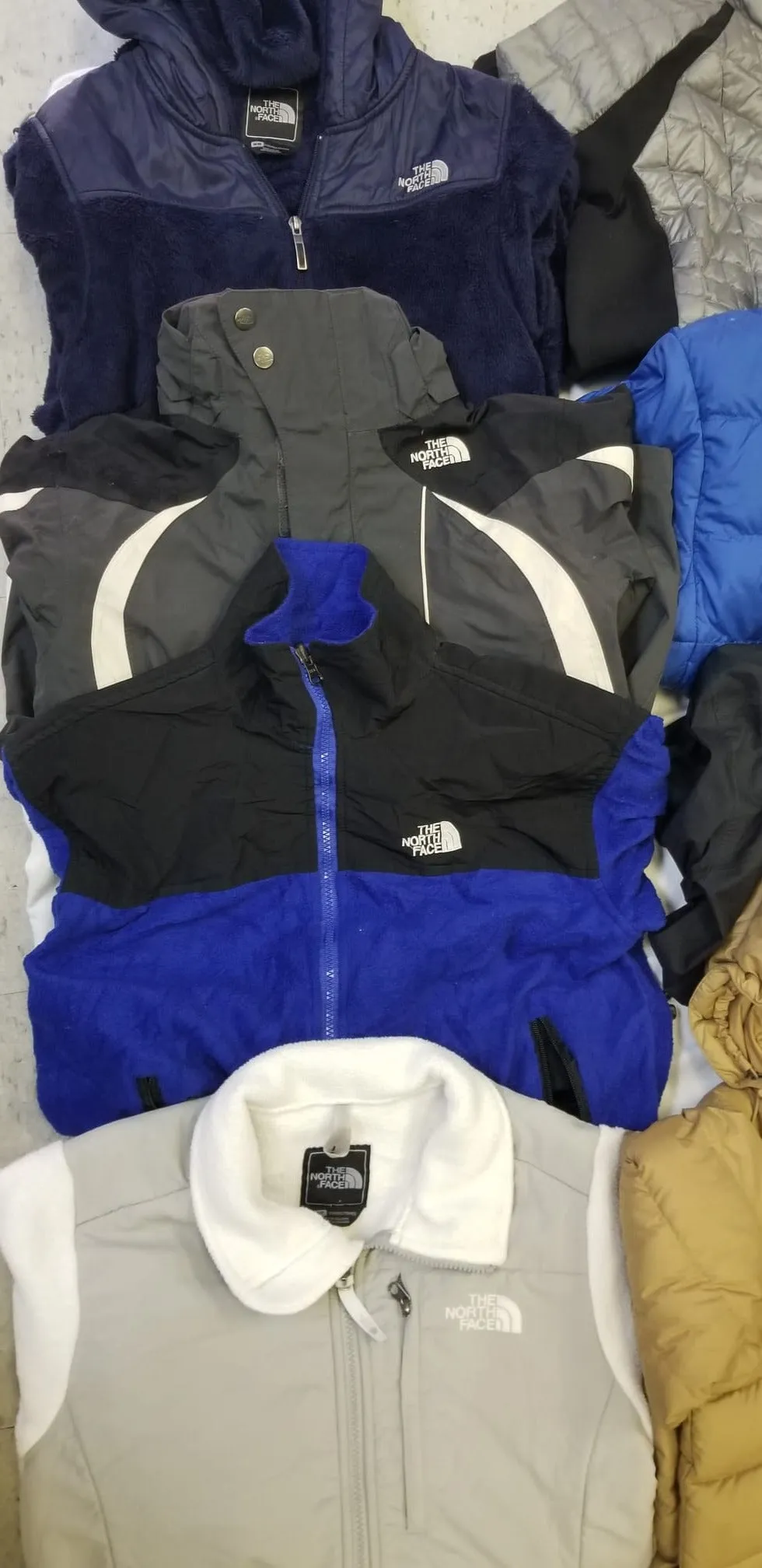 North face jackets (12 pieces)