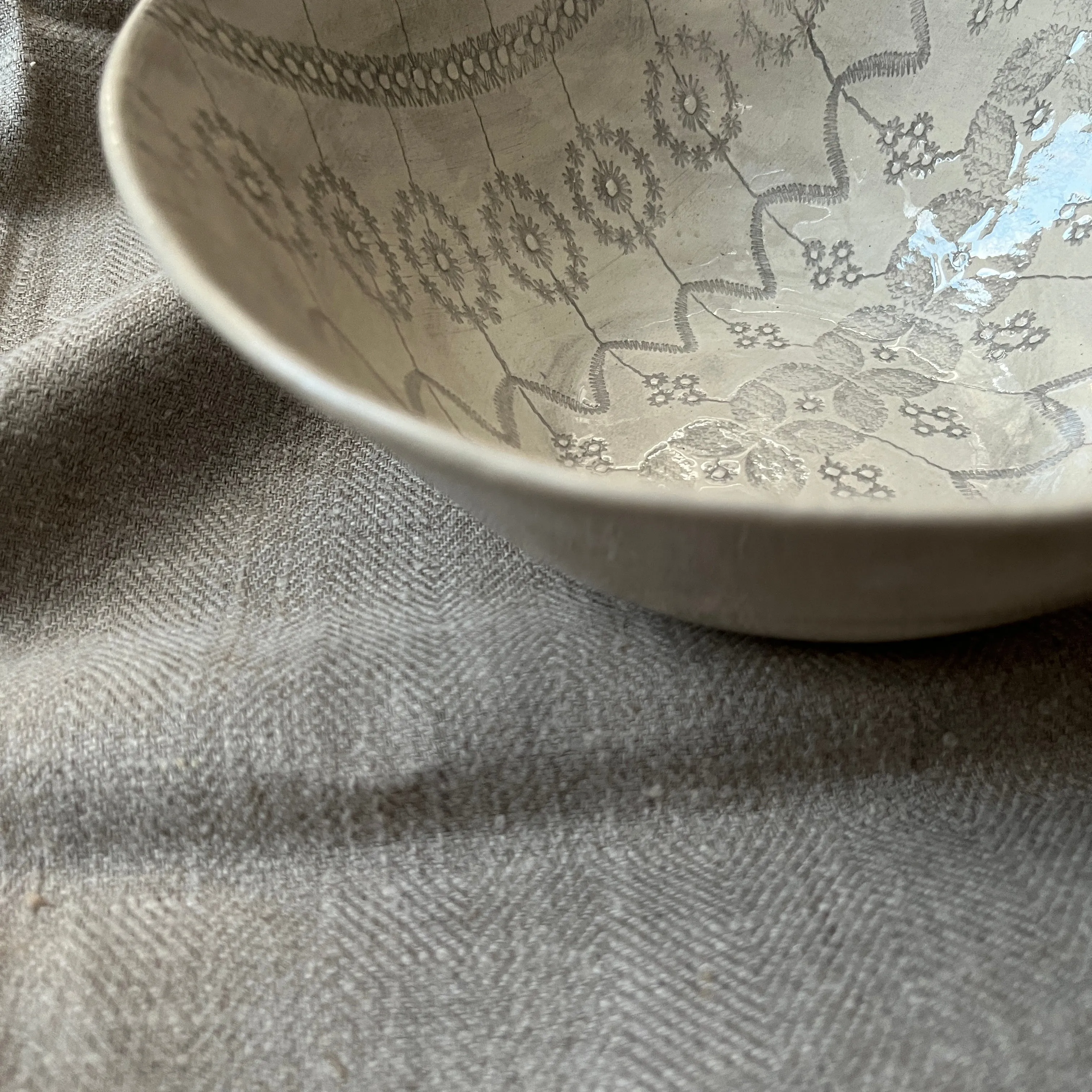 Wonki Ware Pasta Bowl - Warm Grey Lace